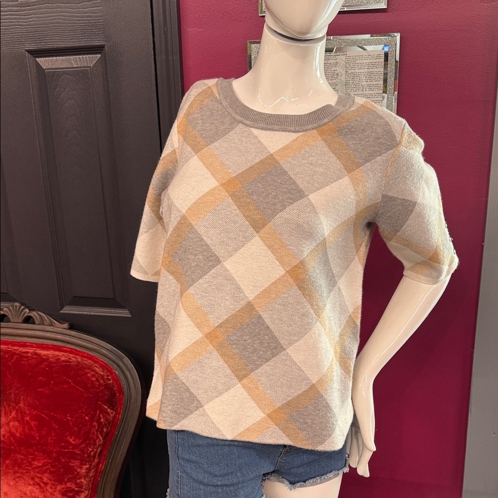 Liz Claiborne Gray and Tan Plaid Sweater